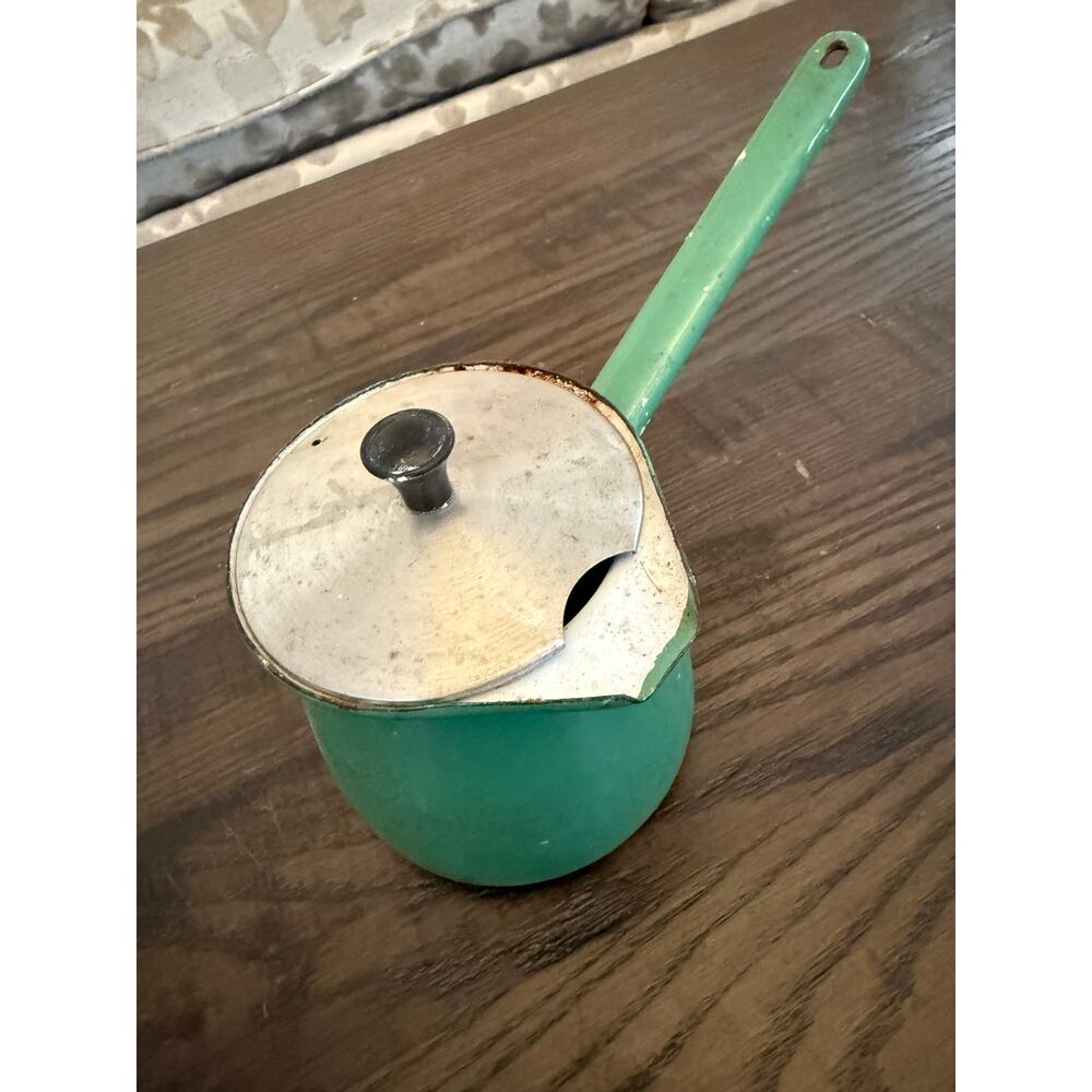 Vintage Green Enamel 1/2 Cup Measuring Ladle – Mid-Century 1950s–60s